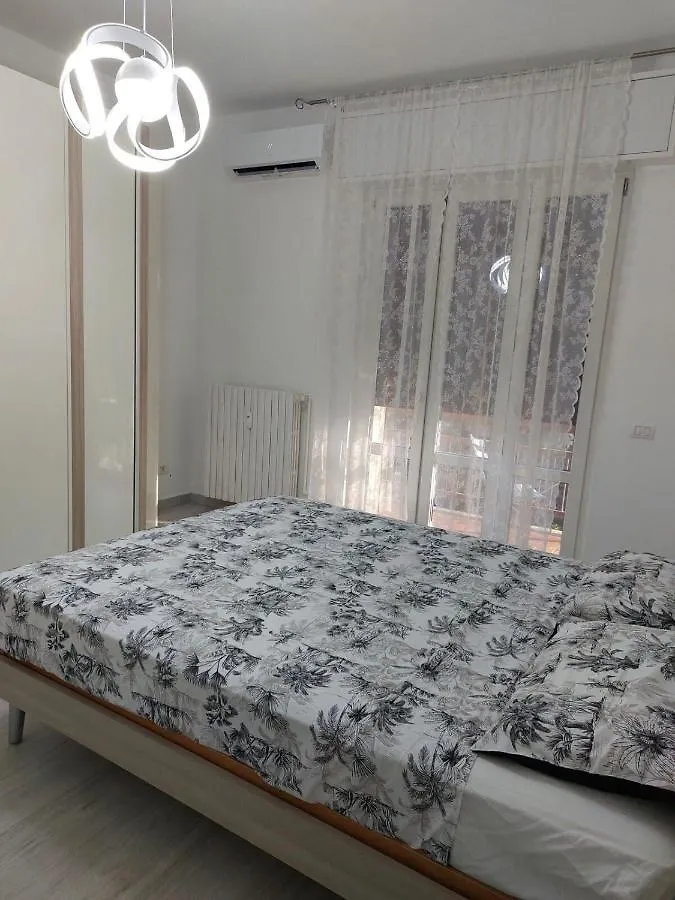 Clapahouse Stanza Privata Hotel Limbiate Italy
