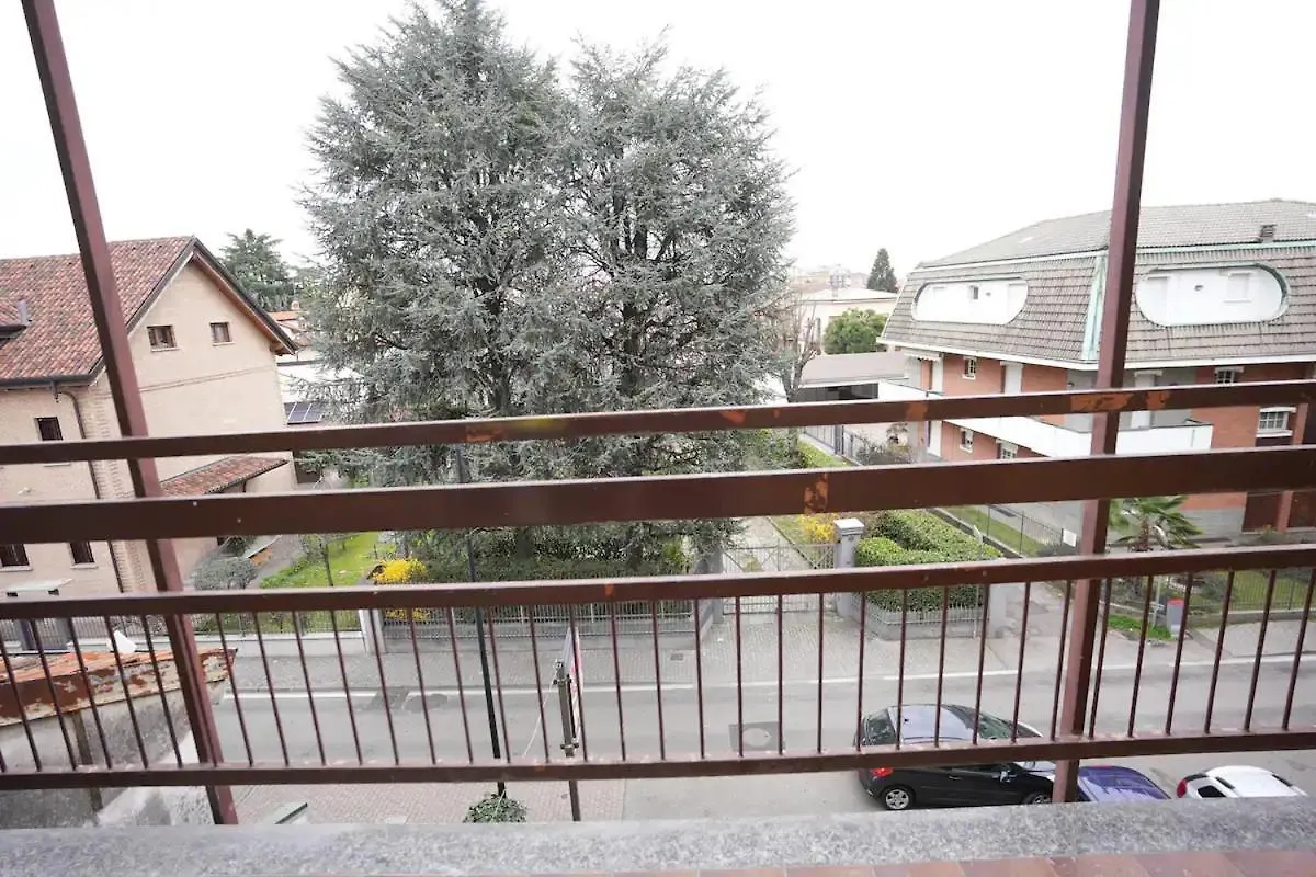 Clapahouse Stanza Privata Hotel Limbiate 0*,  Italy