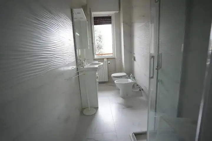 Clapahouse Stanza Privata Hotel Limbiate Guest house